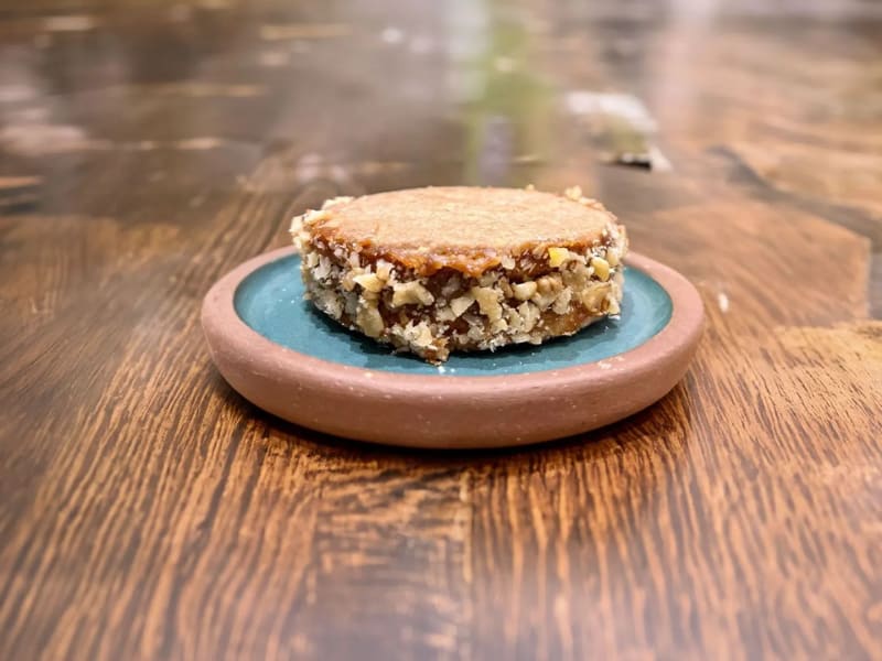 ALFAJOR DE ALMENDRAS NUEZ Y DULCE DE LECHE