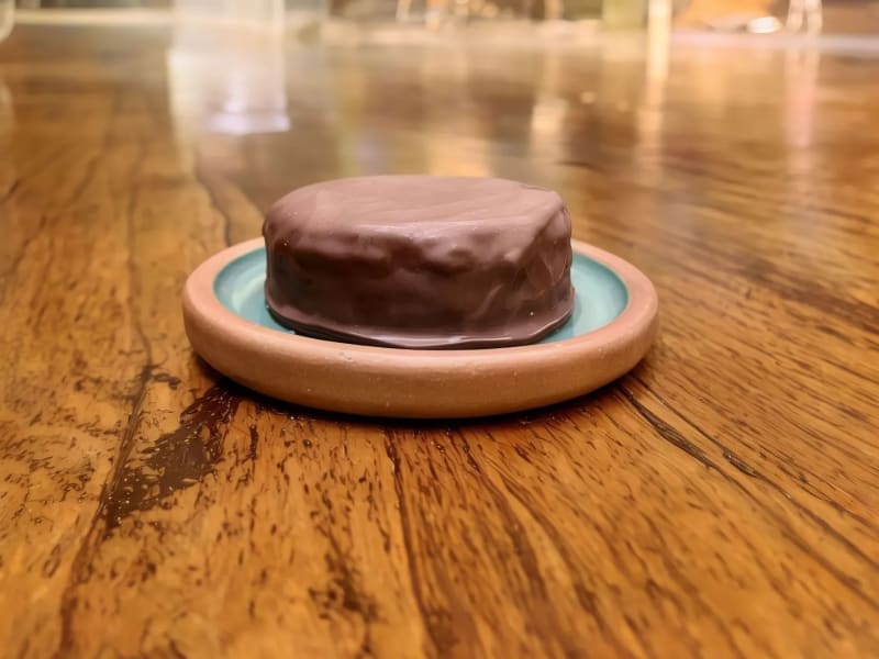 ALFAJOR DE CHOCOLATE Y DULCE DE LECHE