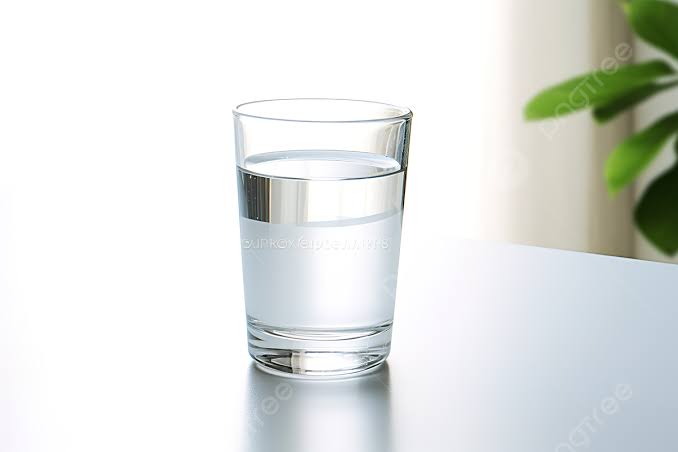 Sin costo, agua y soda.