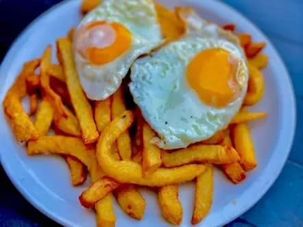PAPAS FRITAS C/HUEVO