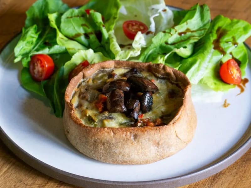 TARTA DE VERDURAS (incluye bebida y café)