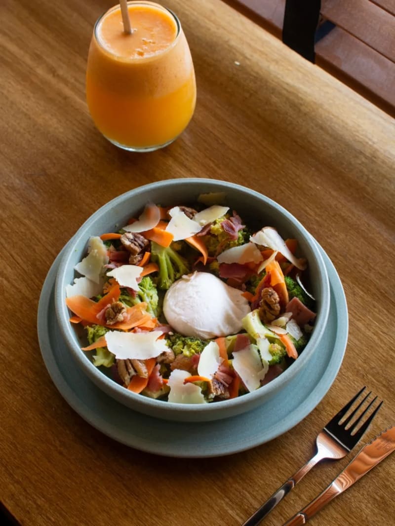 ENSALADA VERDE TOSCANA (incluye bebida y café)