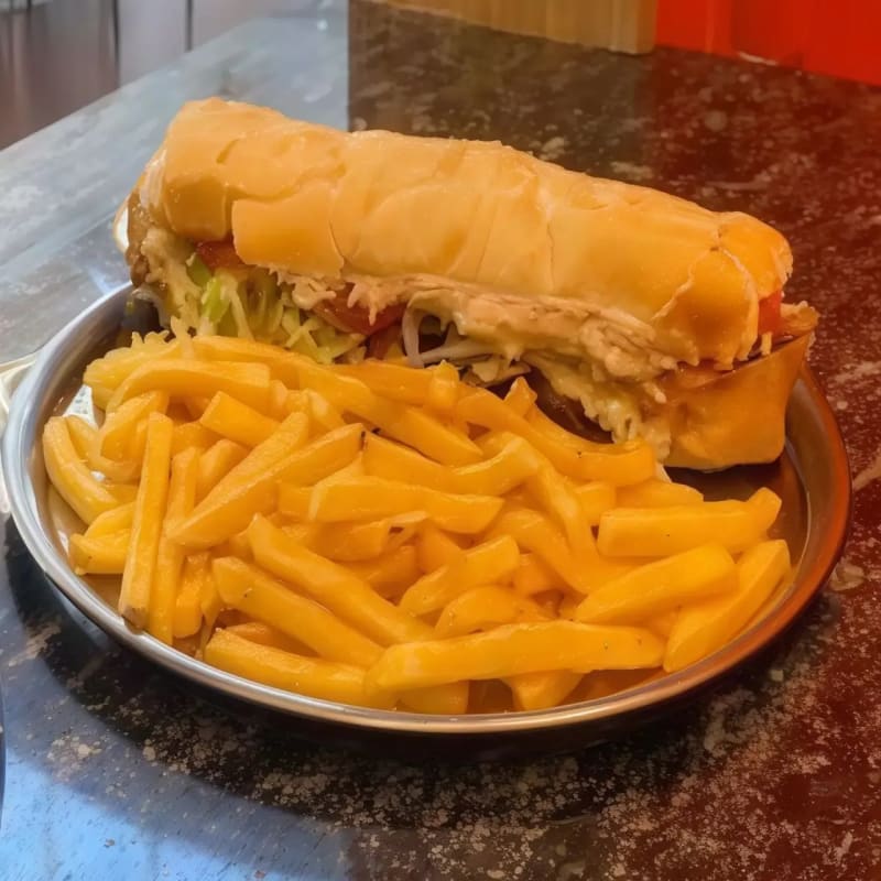 Lomito de 30cm + gas. y papas