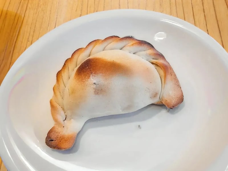 Empanada de cebolla y queso