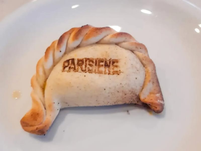 Empanada parisiene