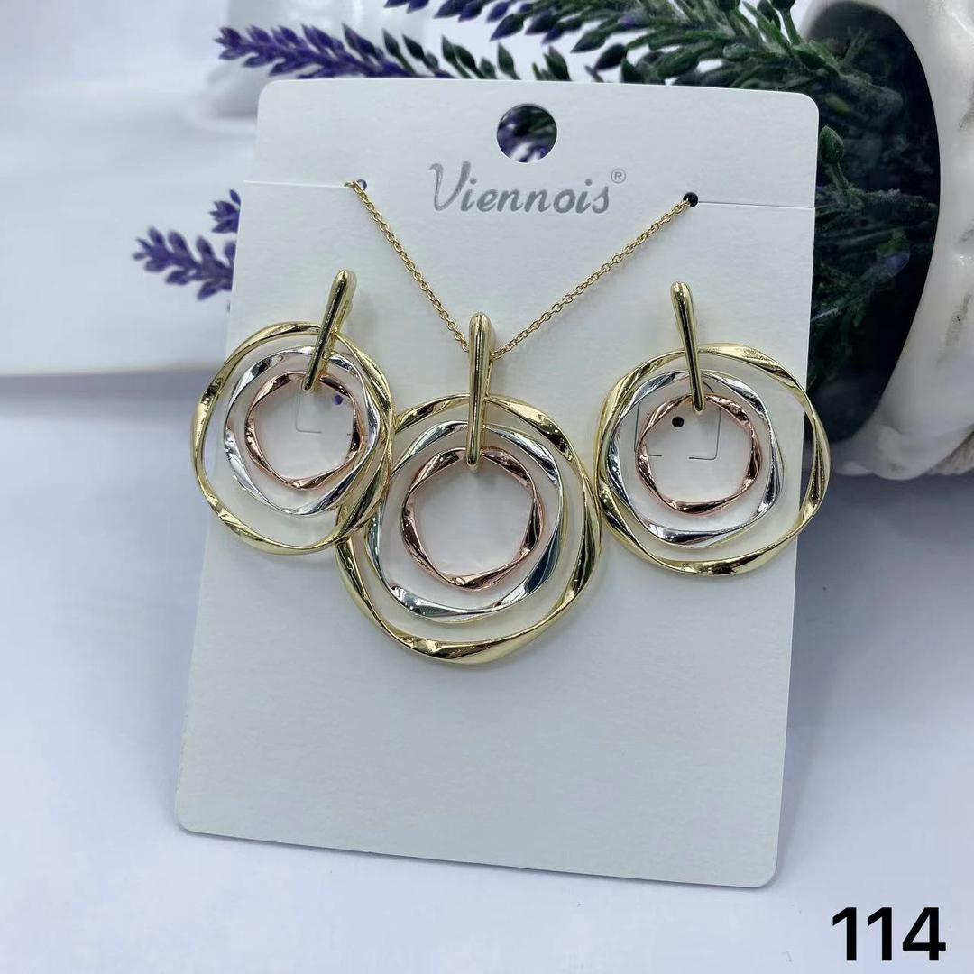 StyleGlow Pendant