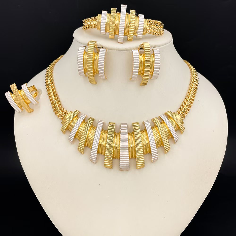 Shine Curve Necklace
