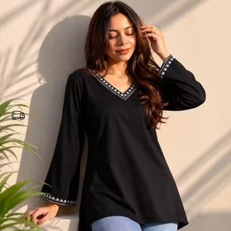Aakarsha Sensational Kurtis