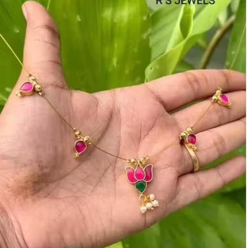 Twinkling Charming Women Necklaces & Chains