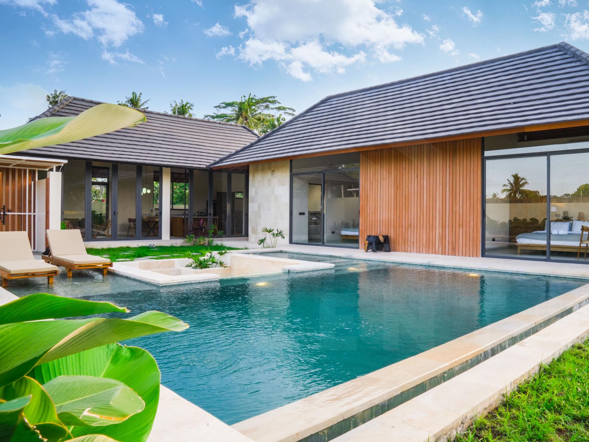 Astounding 2 BR villa in Ubud with beautiful rice-field view