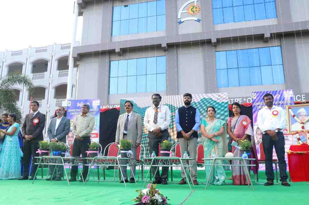 Leadership talk on stage