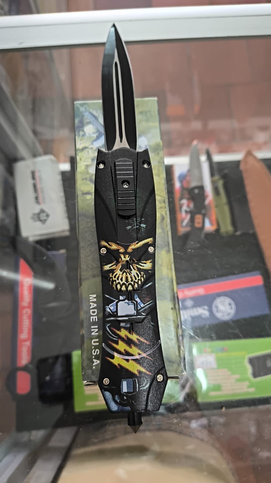 Navaja retráctil (VIENE CON ESTUCHE) Tamaño: 22CM — imagen 1
