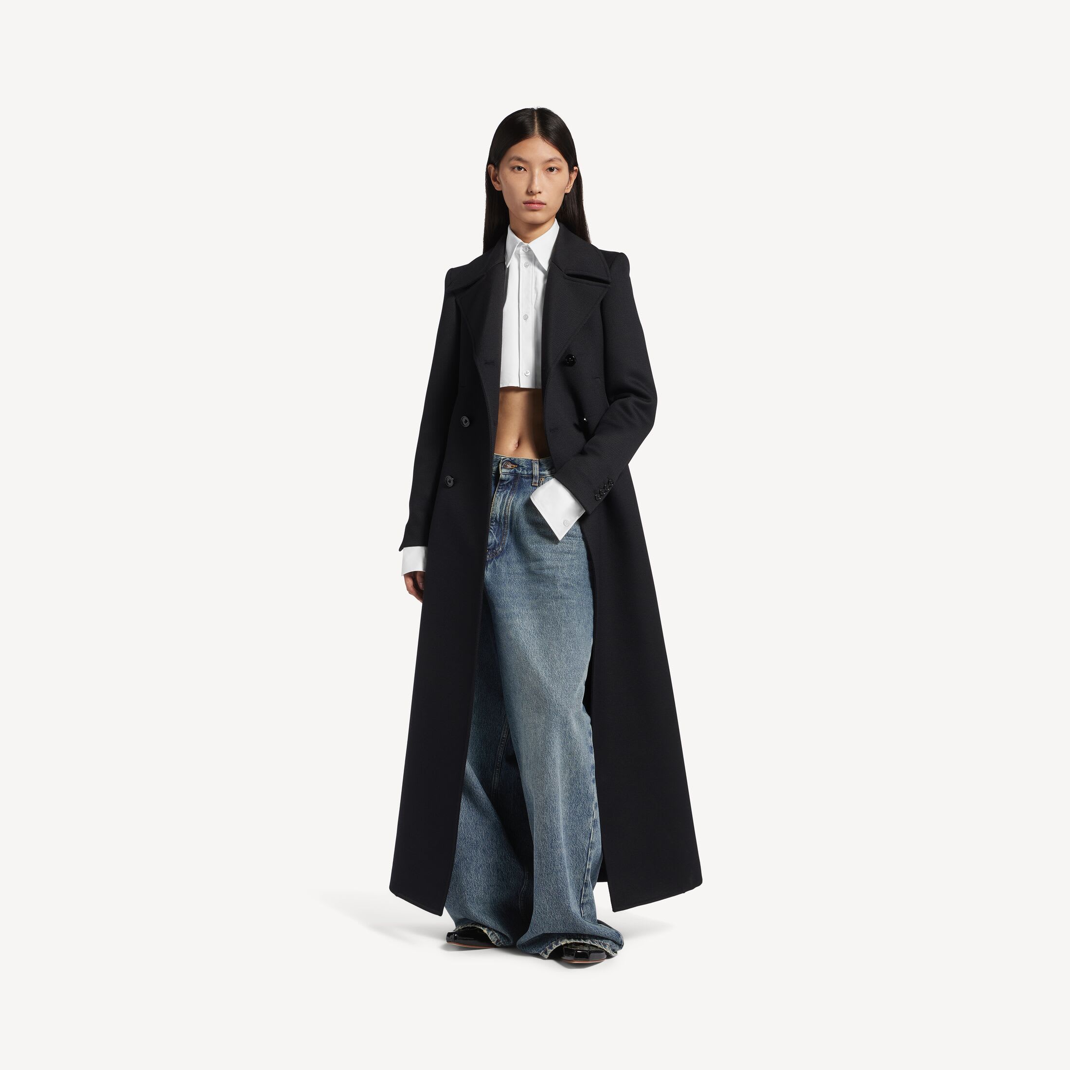 Quần Jeans Ống Rộng - Bản Tuyên Ngôn Thời Trang Cực Chất Của Pre-owned Luxury