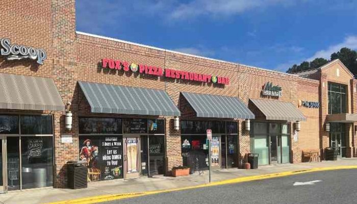 Fox's Pizza Restaurant and Bar gallery 2