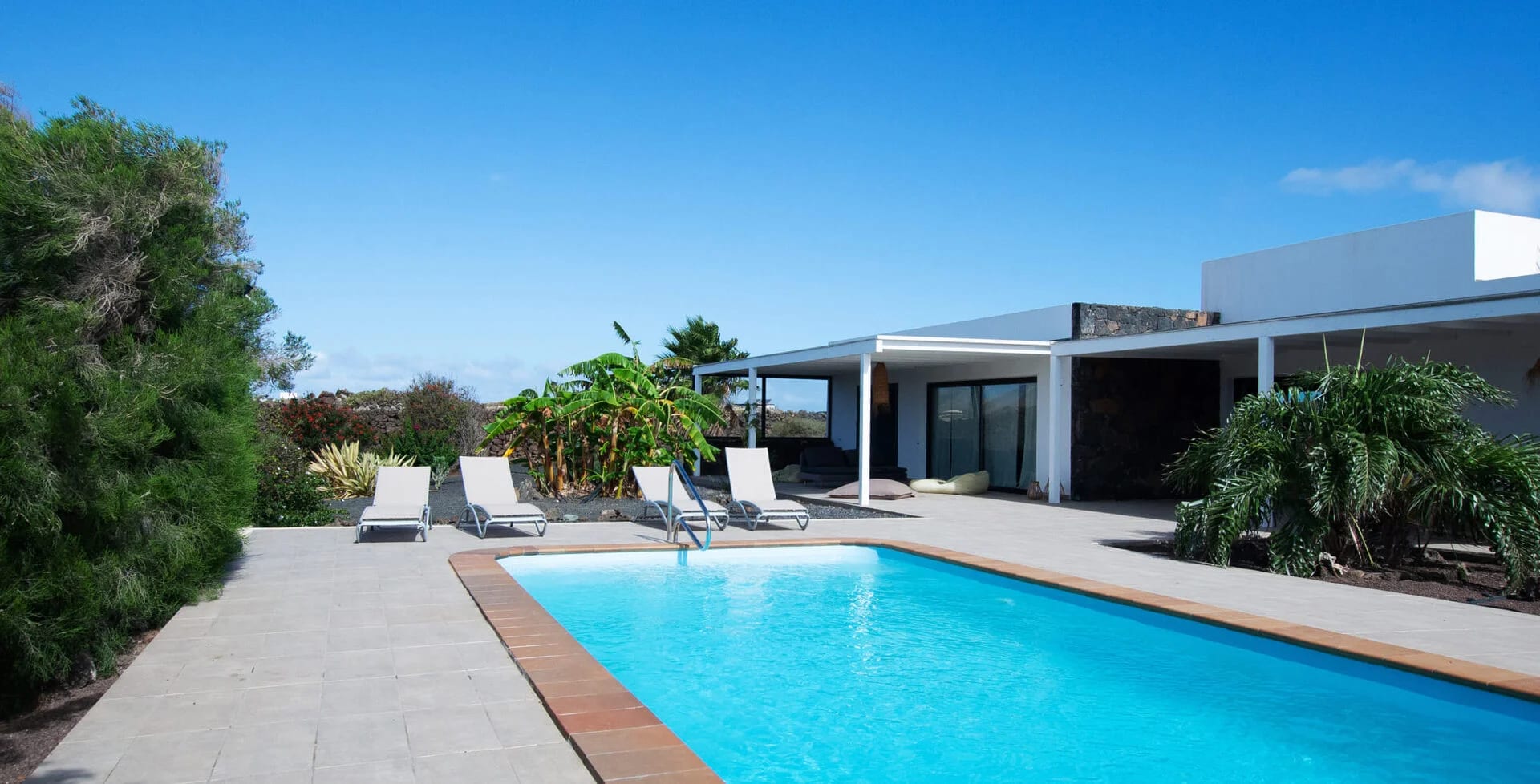 Villa Manalari Private Pool - Interior/Exterior View of Luxury Villa in Fuerteventura - Image 1