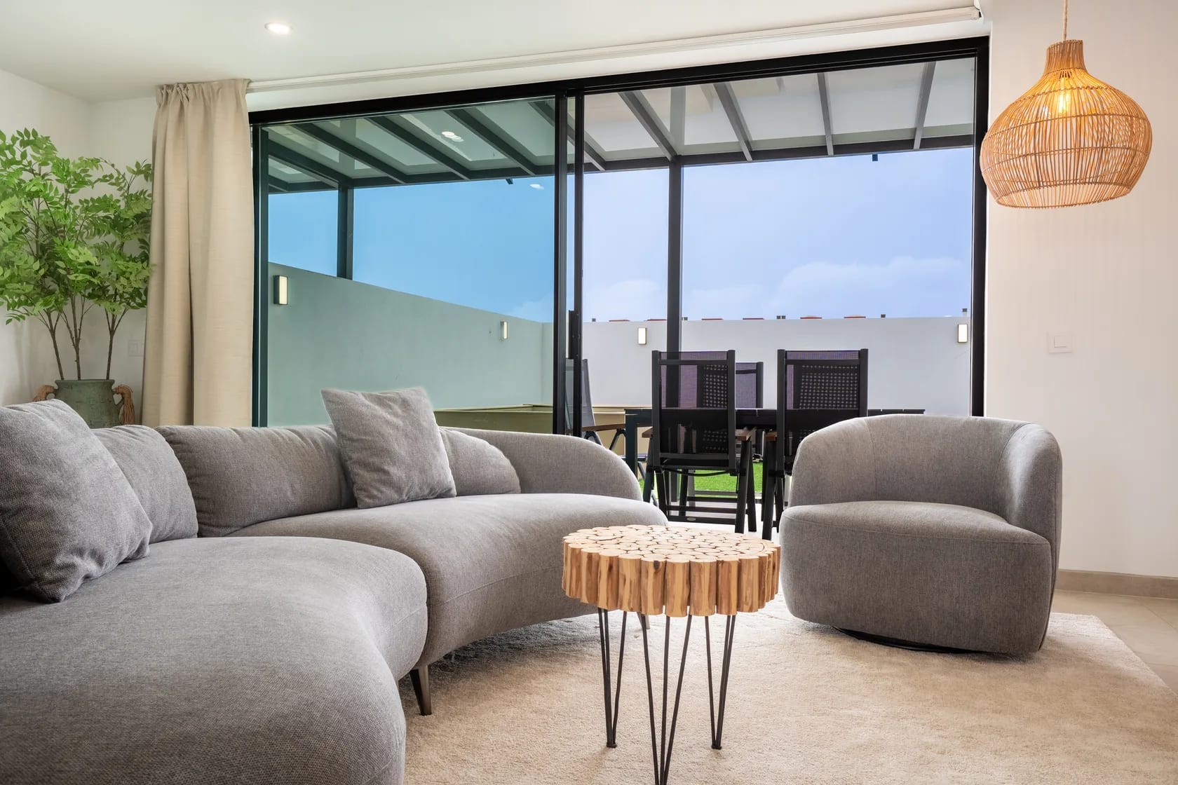 Villa Ventura - Interior/Exterior View of Luxury Villa in Fuerteventura - Image 1