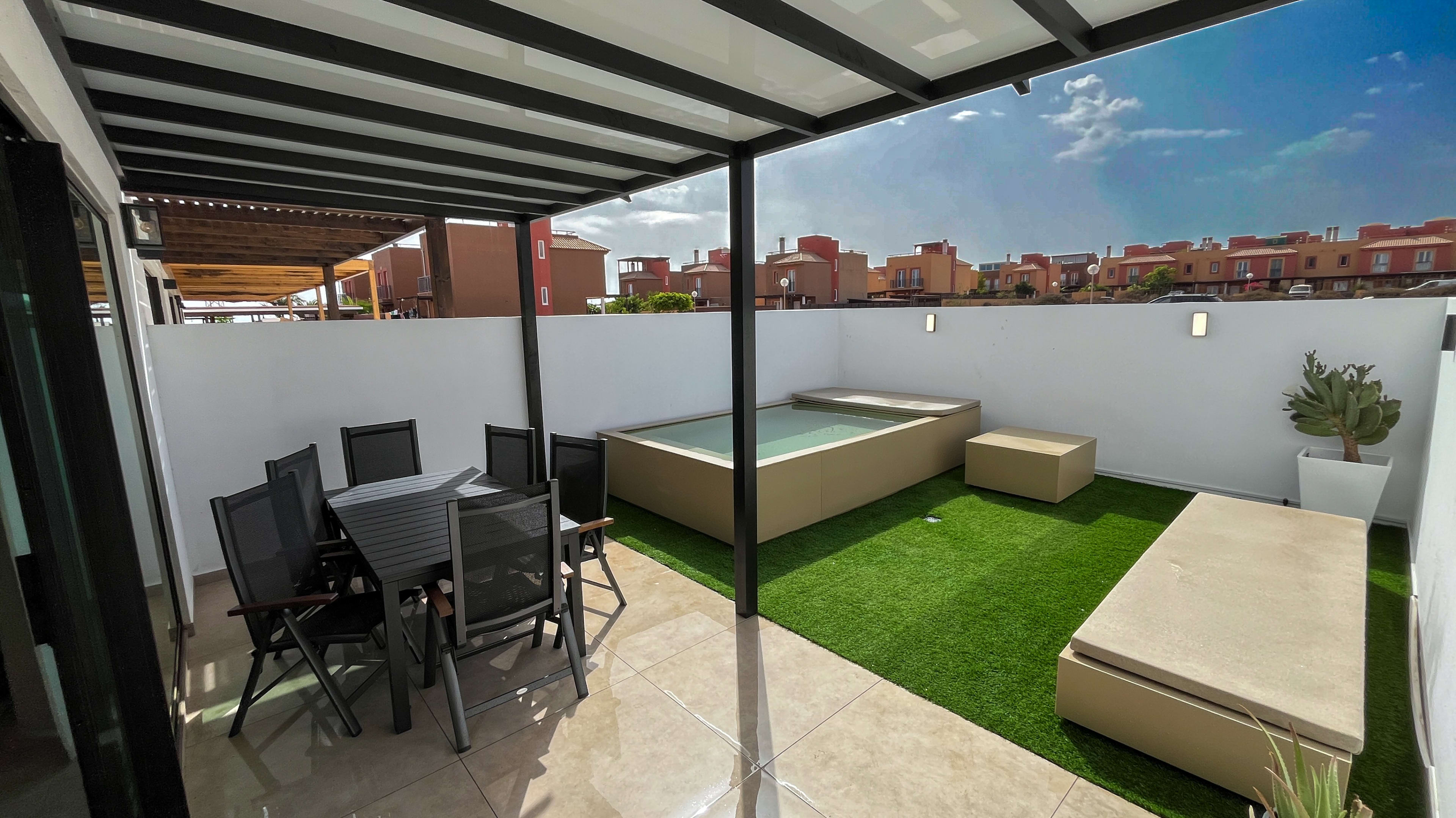 Villa Fuerte - Luxury Villa in C. Avutarda, 3-201, 35660 Corralejo, Las Palmas, Fuerteventura