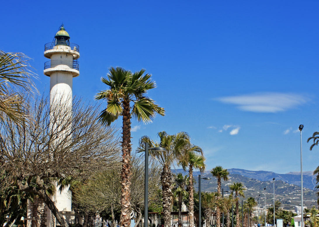 Vivir en Torre del Mar: mar, servicios y vida durante todo el año