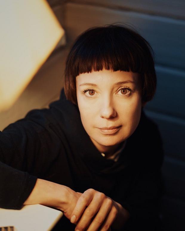 Чулпан Хаматова в черном свитере