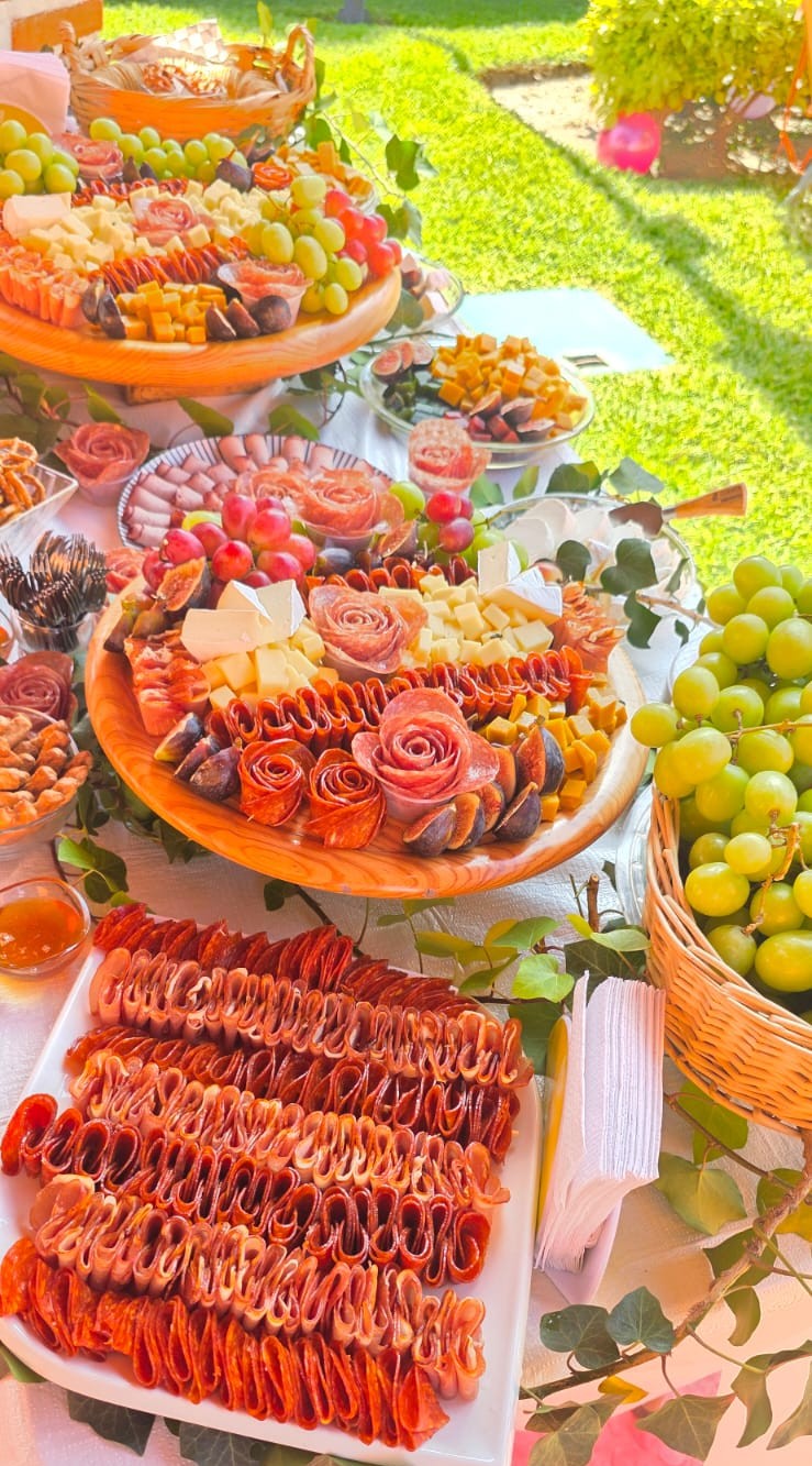 Mesa de Charcutería y Carnes Frías para Bodas (150 Personas)