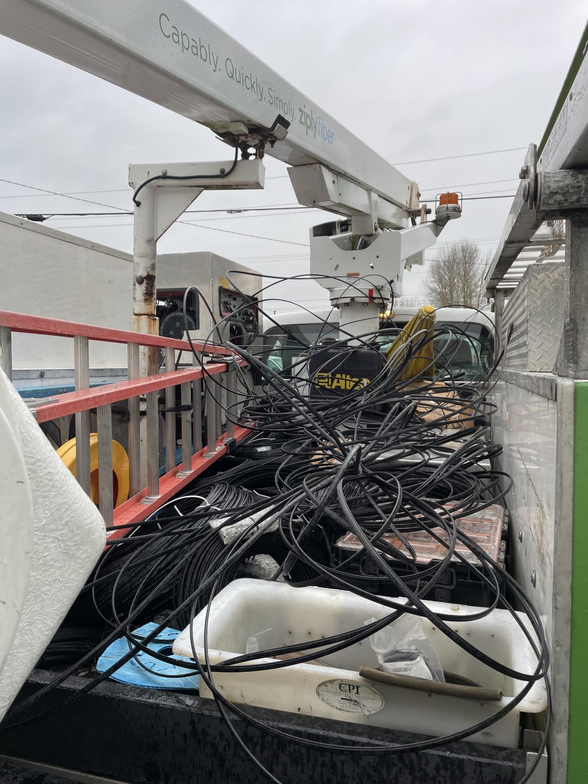 Fiber optic cable — light transmission in glass