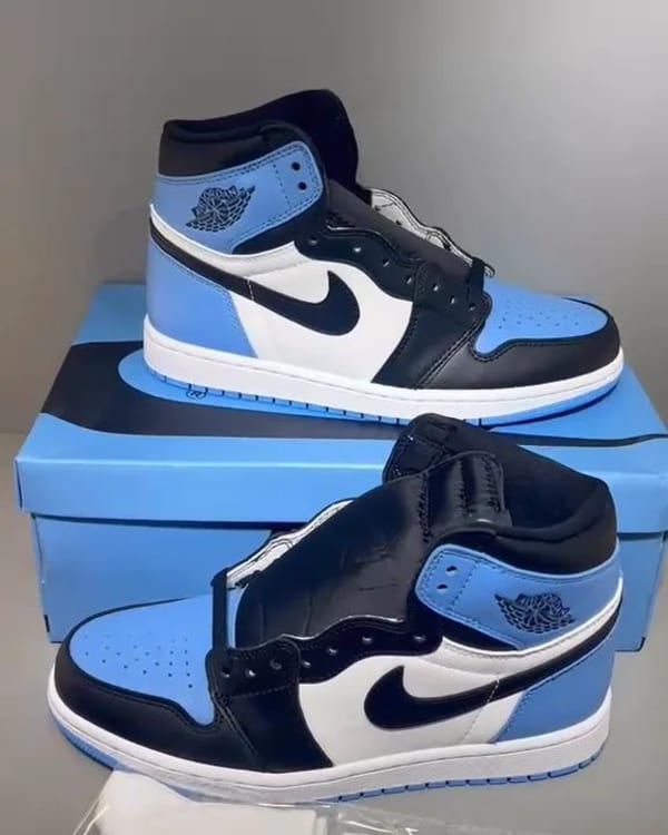 Air Jordan 1 Retro High OG University Blue