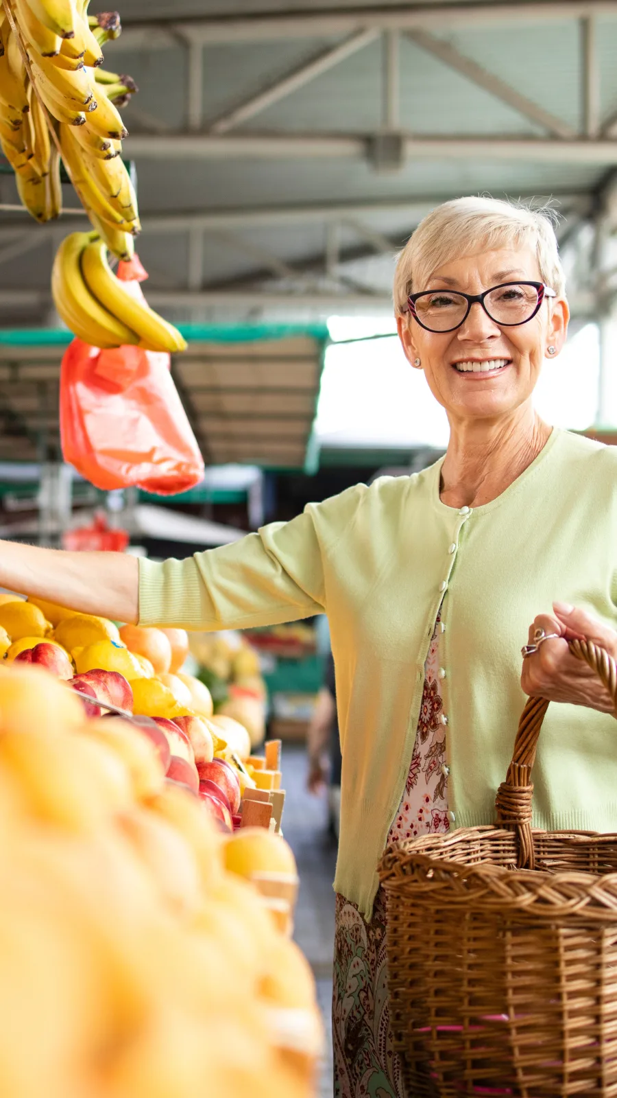 O PL também protege quem recebe pensão ou pensão alimentícia. 
Veja quem mais pode ser beneficiado com a proposta! ➡️
