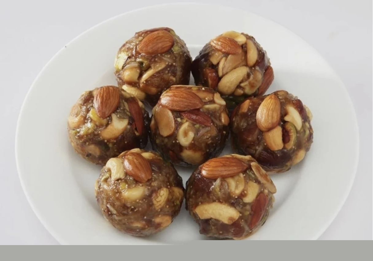 DRY FRUITS LADDU