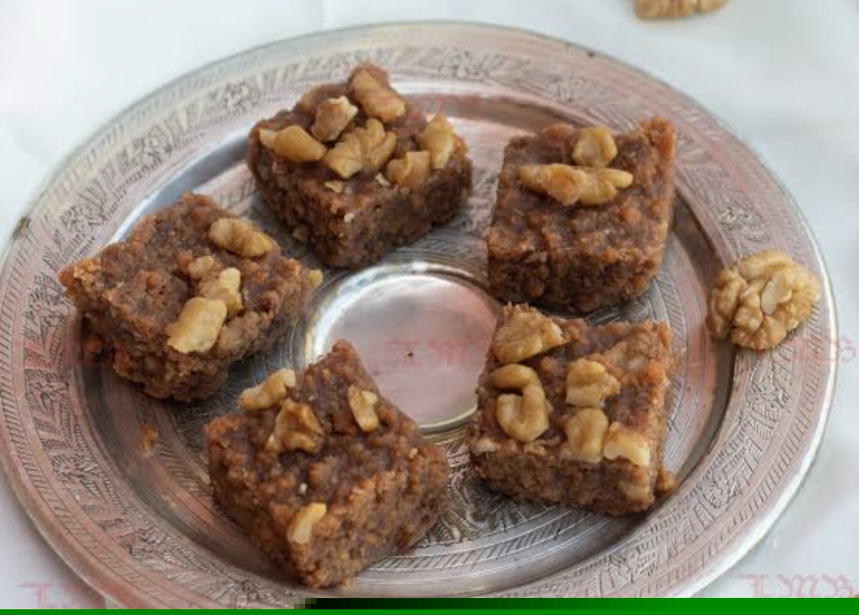 Akharot barfi