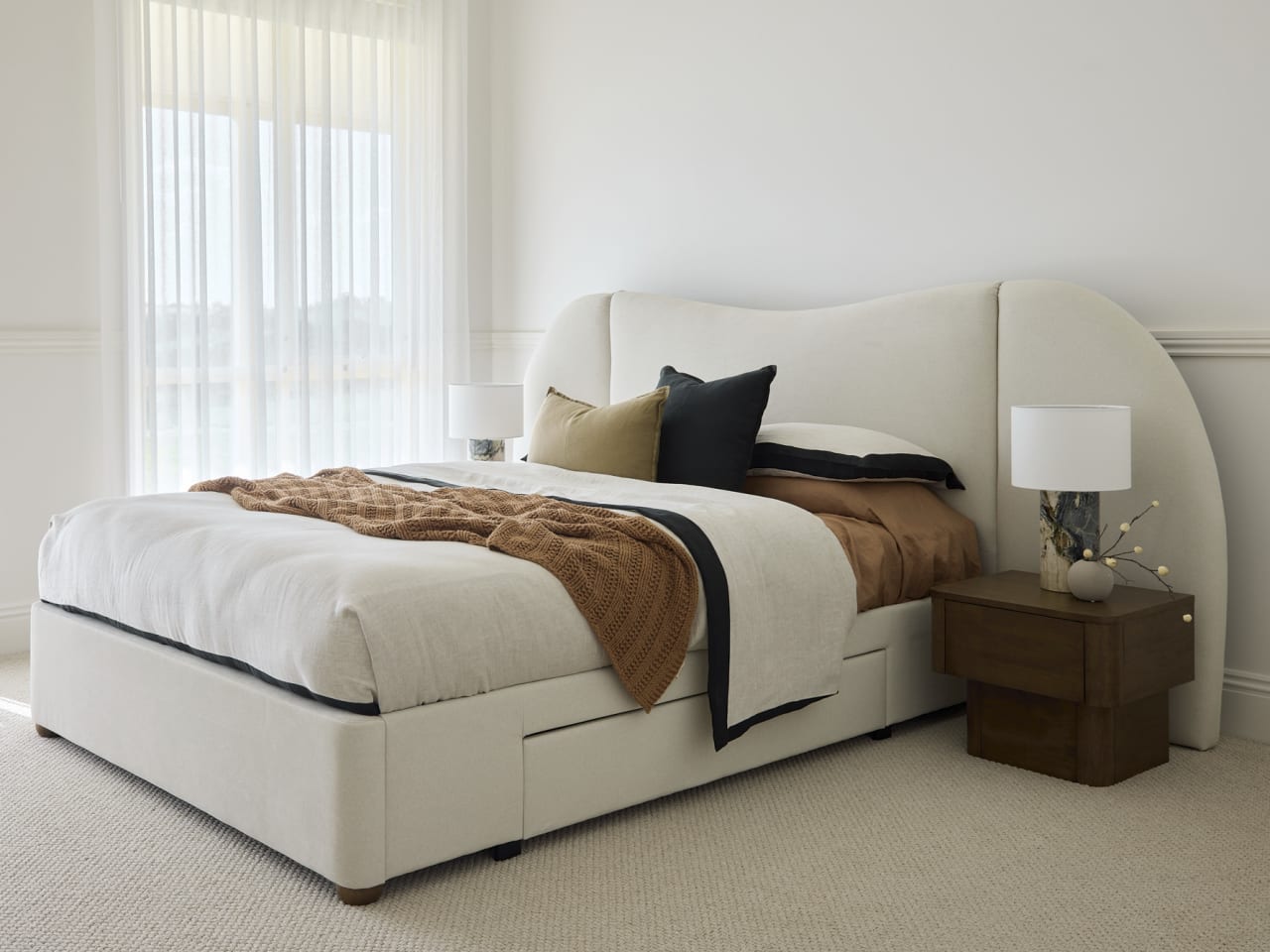 Angora Queen Storage Bed | Cream Mohair Style Fabric