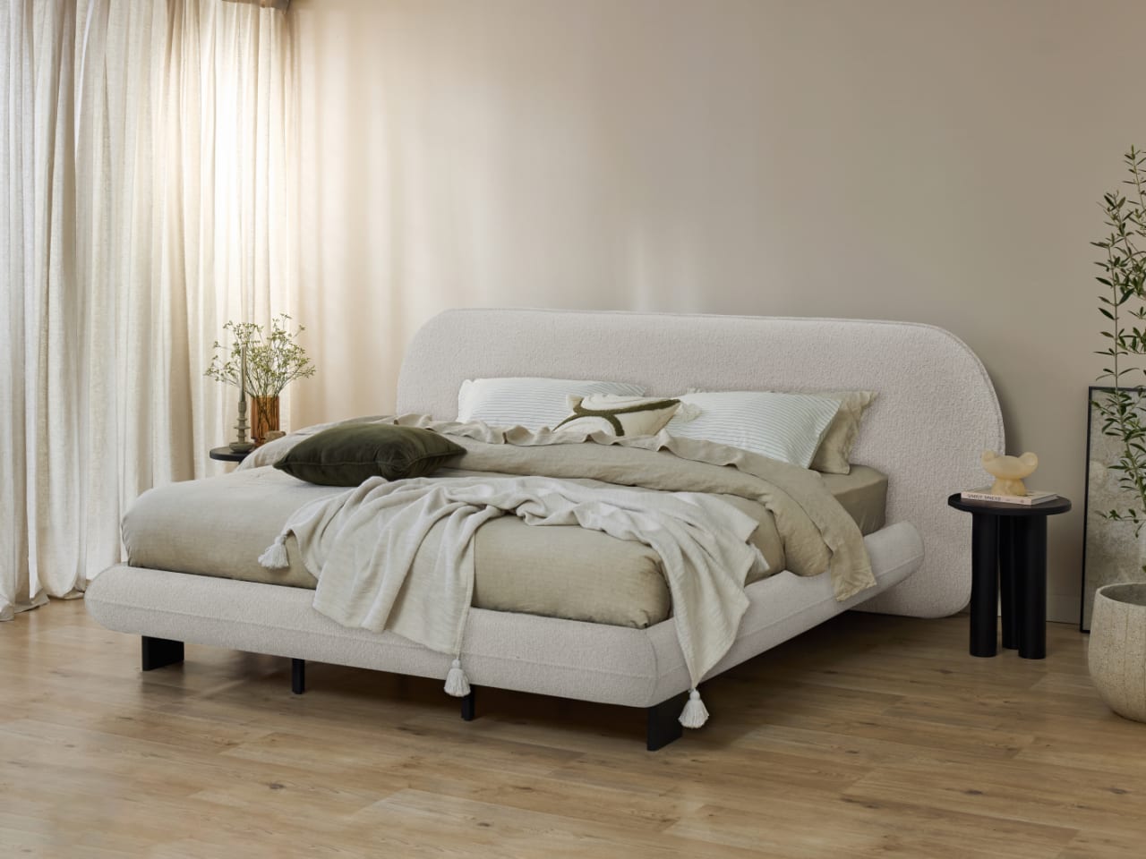 Berlyn King Bed | Ivory Fabric