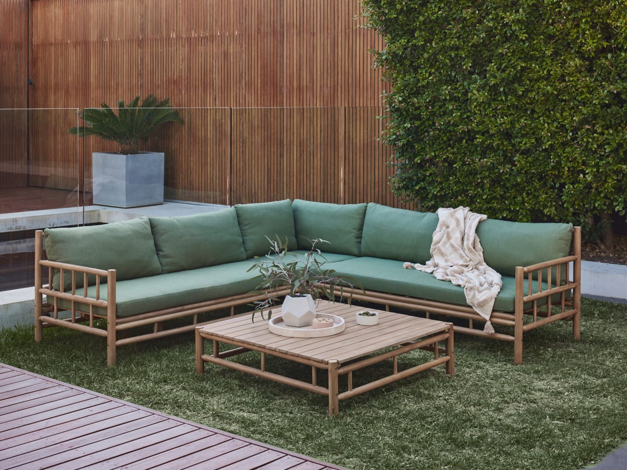 Costa Rica Acacia Outdoor Corner Lounge | Stone Green