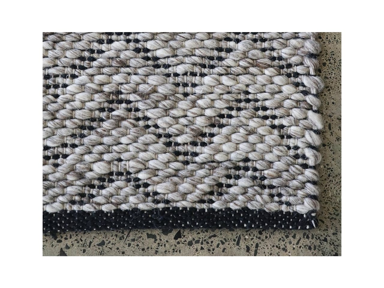 Crawford Pattern Wool Area Rug | 2m x 3m