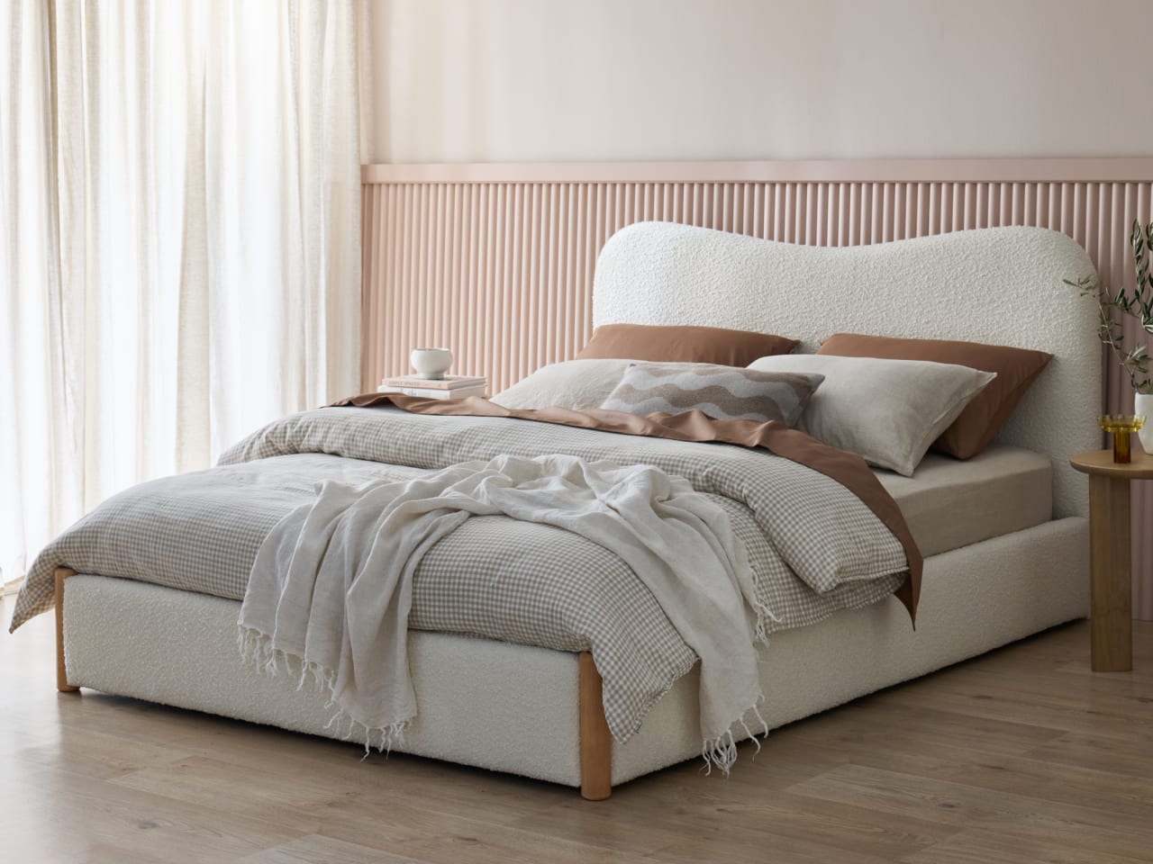 Cove Boucle Queen Bed | Ivory Boucle Fabric