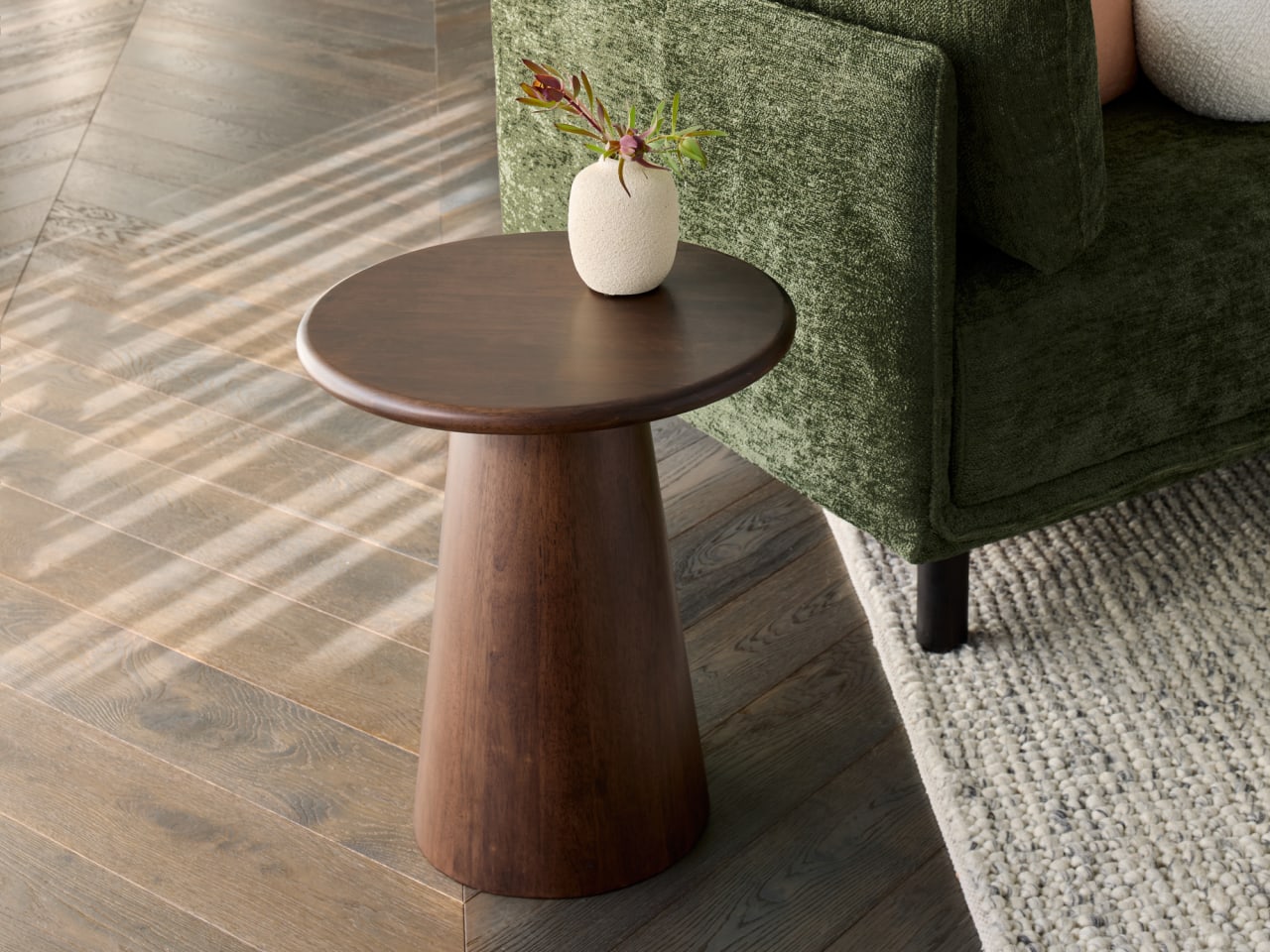 Manor Hardwood Round Side Table | Arabica Walnut