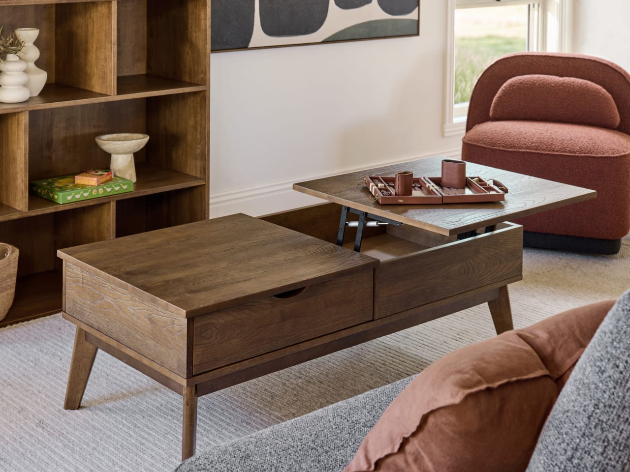 Paris Hardwood Coffee Table | Lifting-Top | Rustic Walnut
