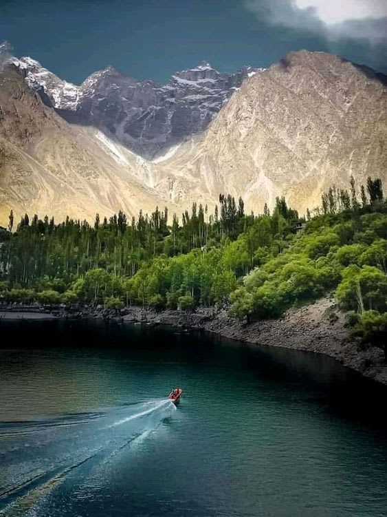 Upper Kachura Lake skardu