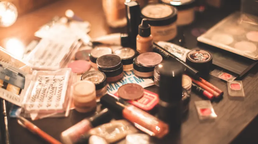 Basic Makeup Kit untuk Pemula