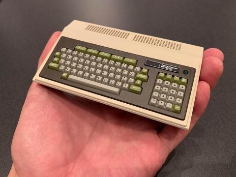 Sí, esta cucada es la NEC PC 8001 Mini.