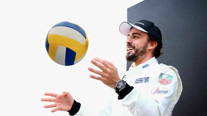 Fernando Alonso, cuando fue declarado MVP del Campeonato Mundial de Vóley Playa por quinto año consecutivo (foto de archivo)