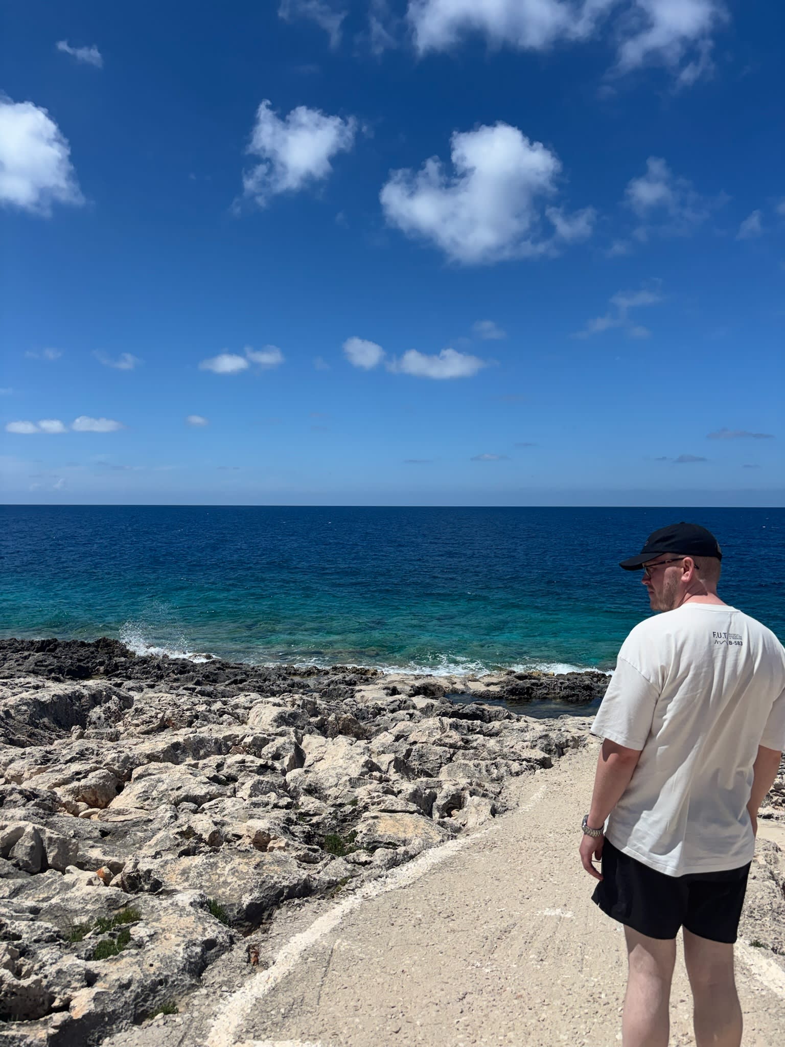 Sebastian Volder ved havet