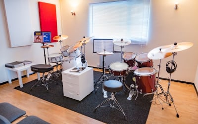 Rhythm Hub - drum and guitar lessons in Gloucester, UK