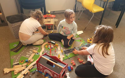 The Hangout Holiday Club