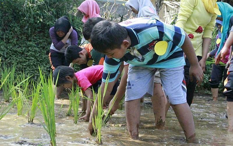 Aksi Nyata Pendidikan bersama Inspiring Youth Educator