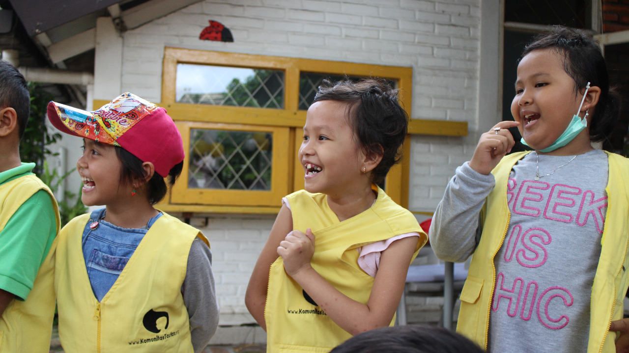 Berbagi Kebahagiaan untuk Penderita Kanker Bersama Komunitas Taufan