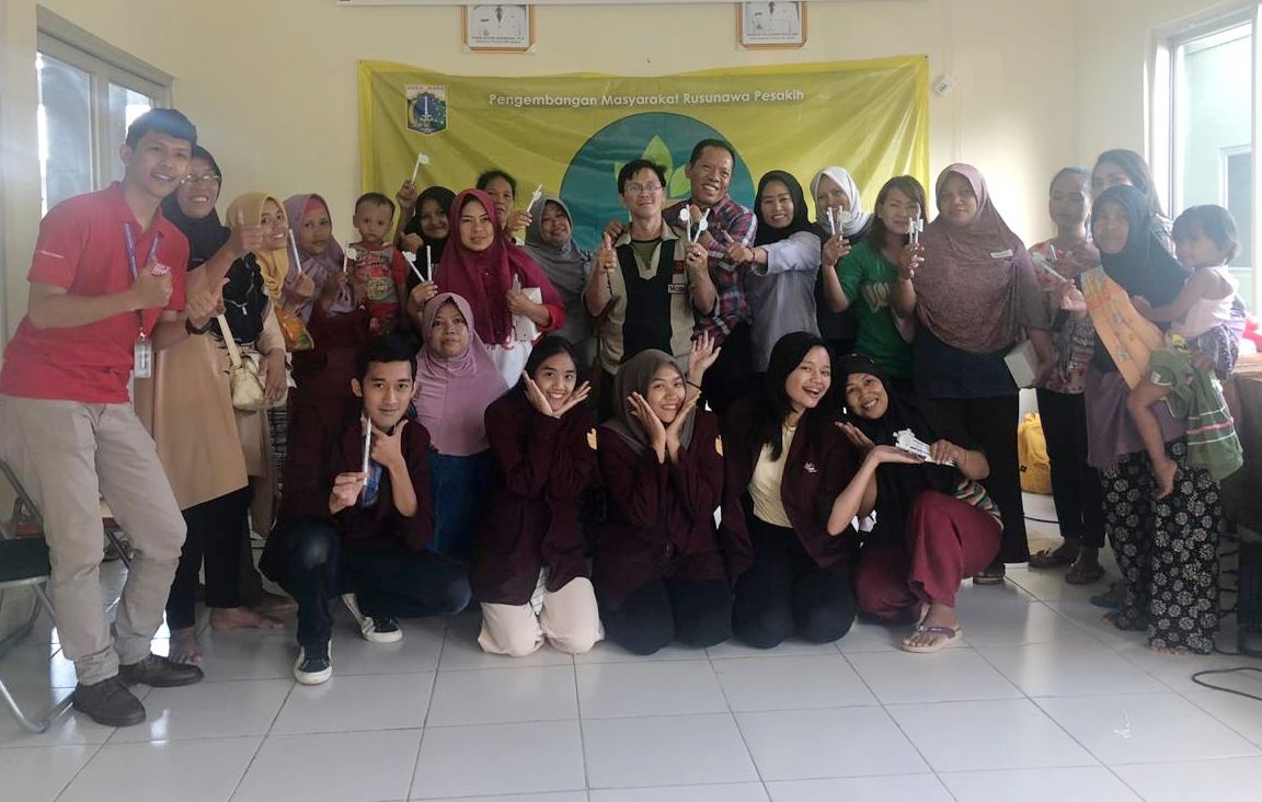 Mahasiswa BINUS University International, Menggerakan Program Pengembangan Masyarakat di Rusunawa Pesakih