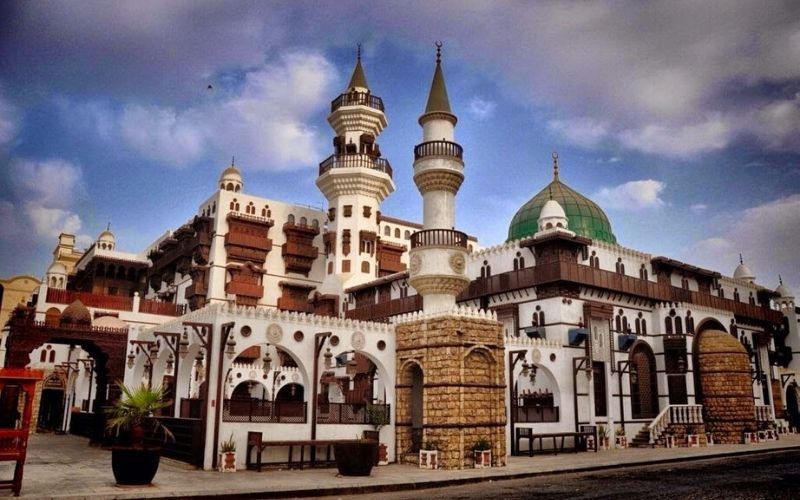 5 Tempat Wisata Ini Bisa Kamu Kunjungi Usai Umroh