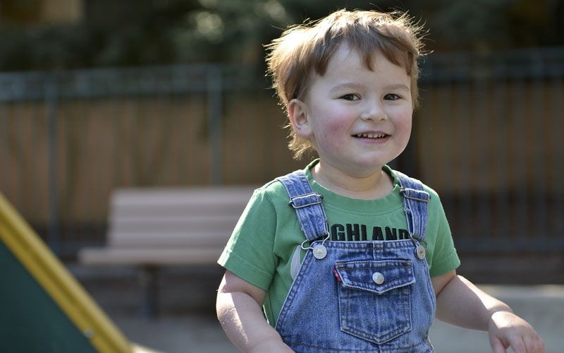 Bunda, Yuk Kenali Tanda Anak Autis Sejak Dini