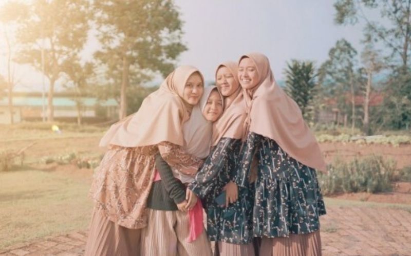 Kisah Rehuelle Meira, Menjadi Mualaf saat Masih Belia