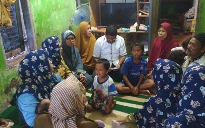 Ayah Meninggal saat Jenazah Ibu Dimandikan, Enam Anak Mendadak Yatim Piatu